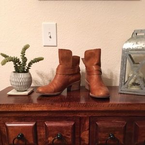 Ugg Elora chestnut size 8 medium women’s